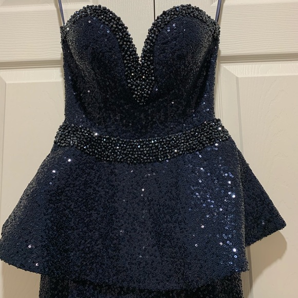 Portia & Scarlett prom dress :) - Picture 3 of 4